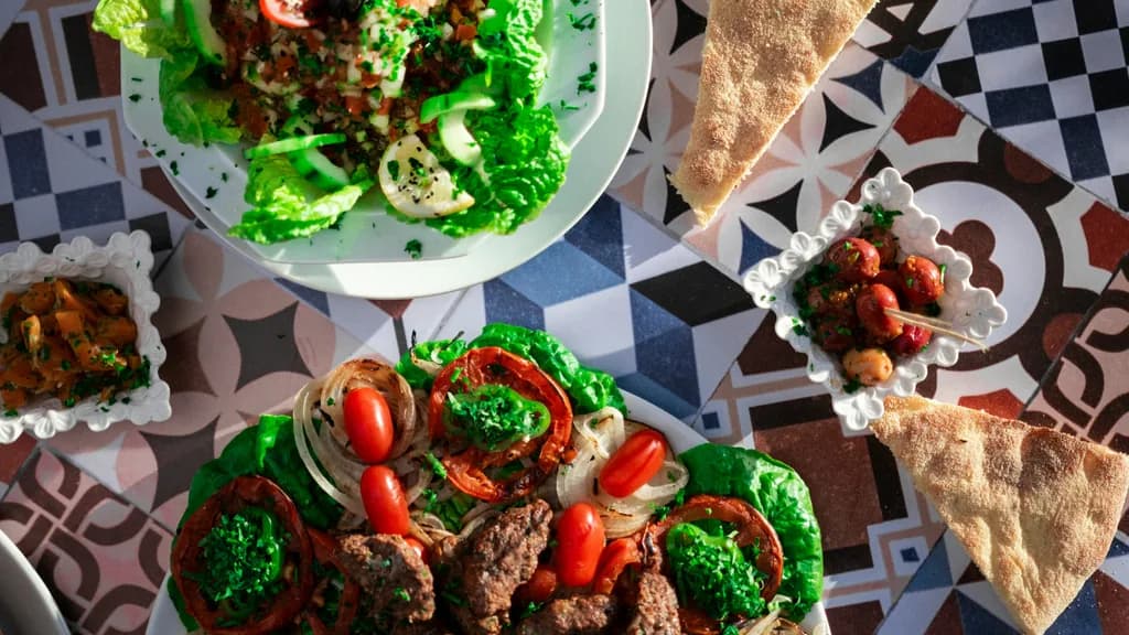 Casablanca restaurant in the Maarif district using the MenuVivid digital menu on a tablet